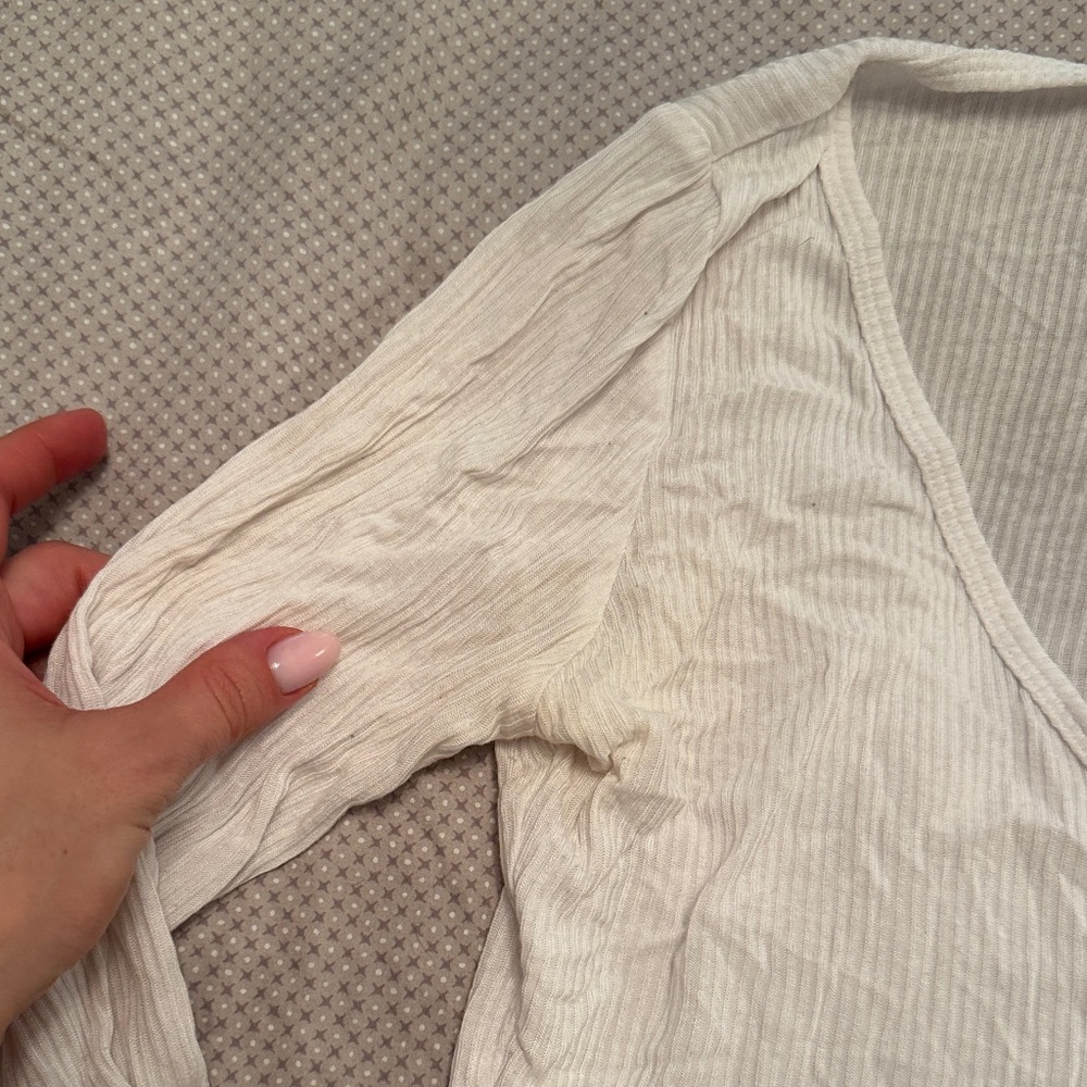 Women's alo Button-Up Top size Small - Picture 4 of 5